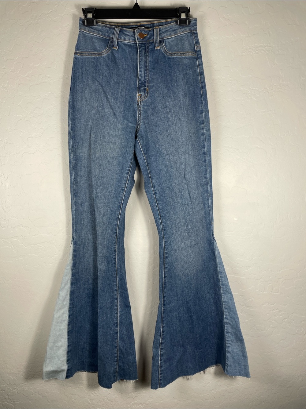 Fashion Nova Two Tone Blue Denim Flare Raw Hem Jeans Size 7 28